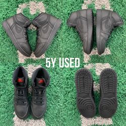 Air Jordan 1 High Triple Black 