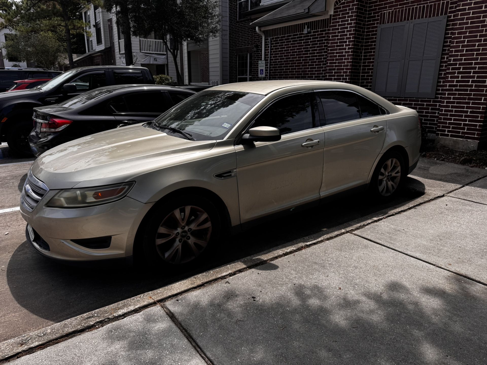 2010 Ford Taurus