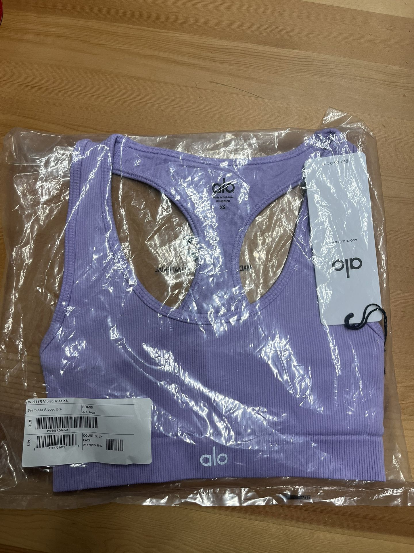 Alo Yoga Seamless Ribbed Bra for Sale in Los Angeles, CA - OfferUp