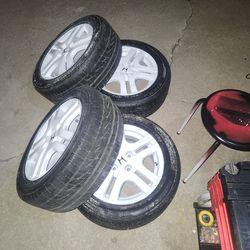 Honda 15 inch rims white with new falken tires