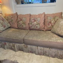 Couch & Loveseat Vintage Rose Shabby chic 