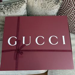 Gucci Duffle bag W. Receipt  