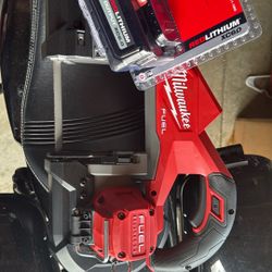 Milwaukee Deep Cur Bandsaw 