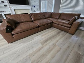 New 4 Pc Emilia 100% Leather Sectional Set