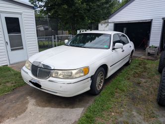 2000 Lincoln Town Car