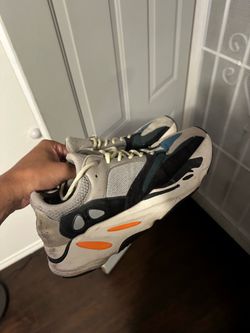 Yeezy boost 700 wave runner