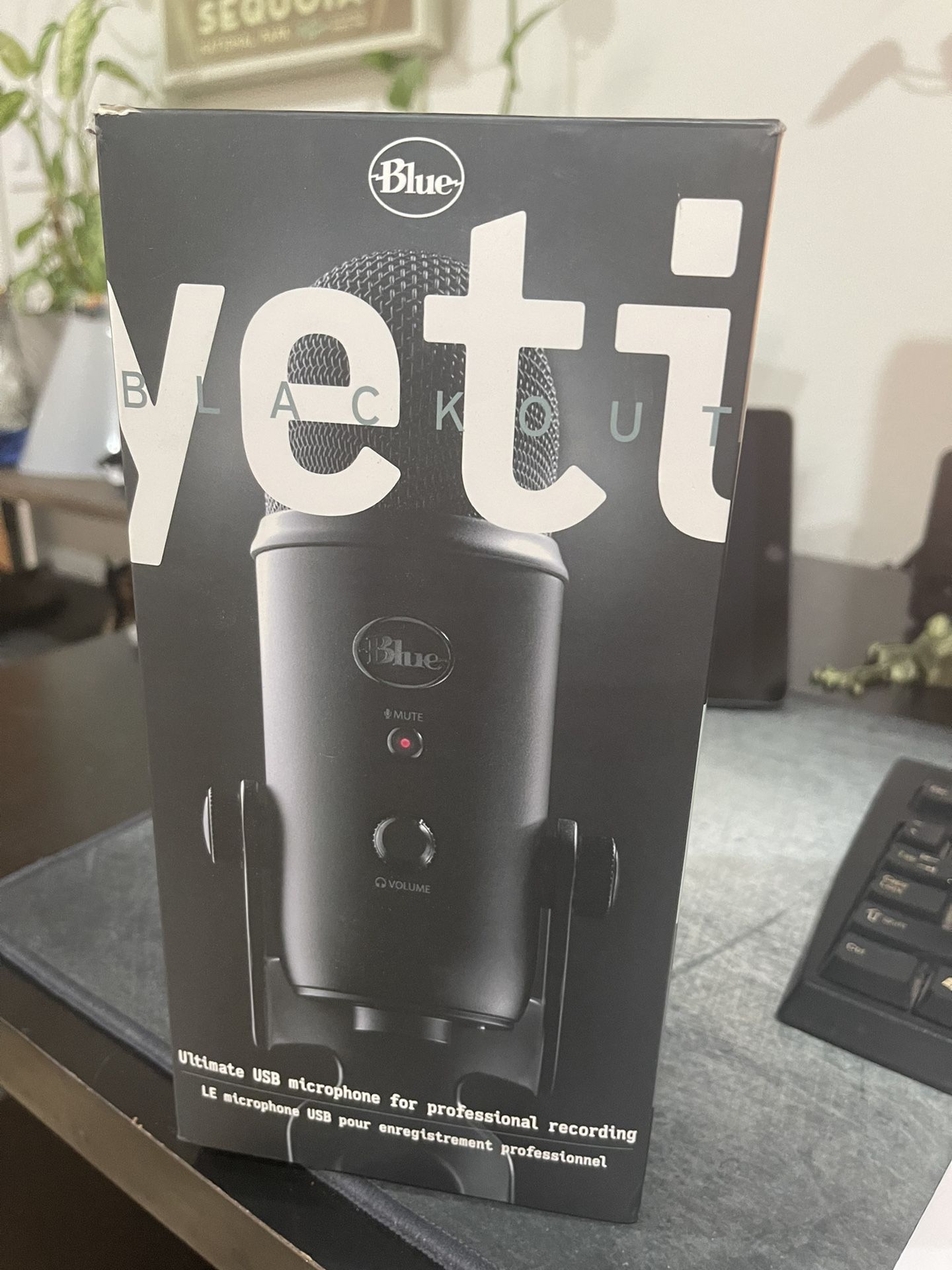 New In Box Blue Yeti Blackout Studio Microphone 