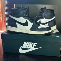 Jordan 1s midnight blue sz 9