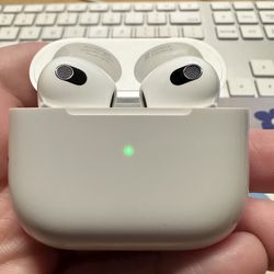 AirPods (3rd generation) with Lightning Charging Case