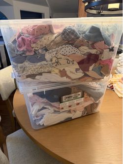 Like new baby girl clothes 0-3 months