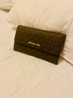 $$ AUTHENTIC MICHAEL KORS WALLET $$