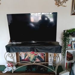 Emerson Flat Screen TV 
