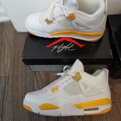 Air Jordan 4s Size 8.5 