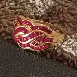 10k Yellow Gold & Ruby Ring Size 9