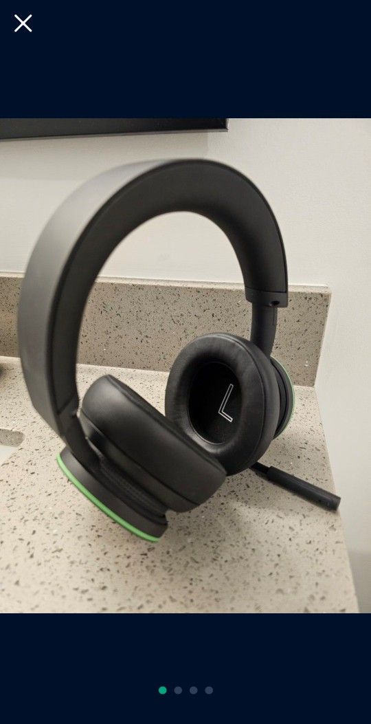 Xbox Wireless Gaming Headset for Xbox Series X|S, Xbox One, and Windows 10|11 - Black