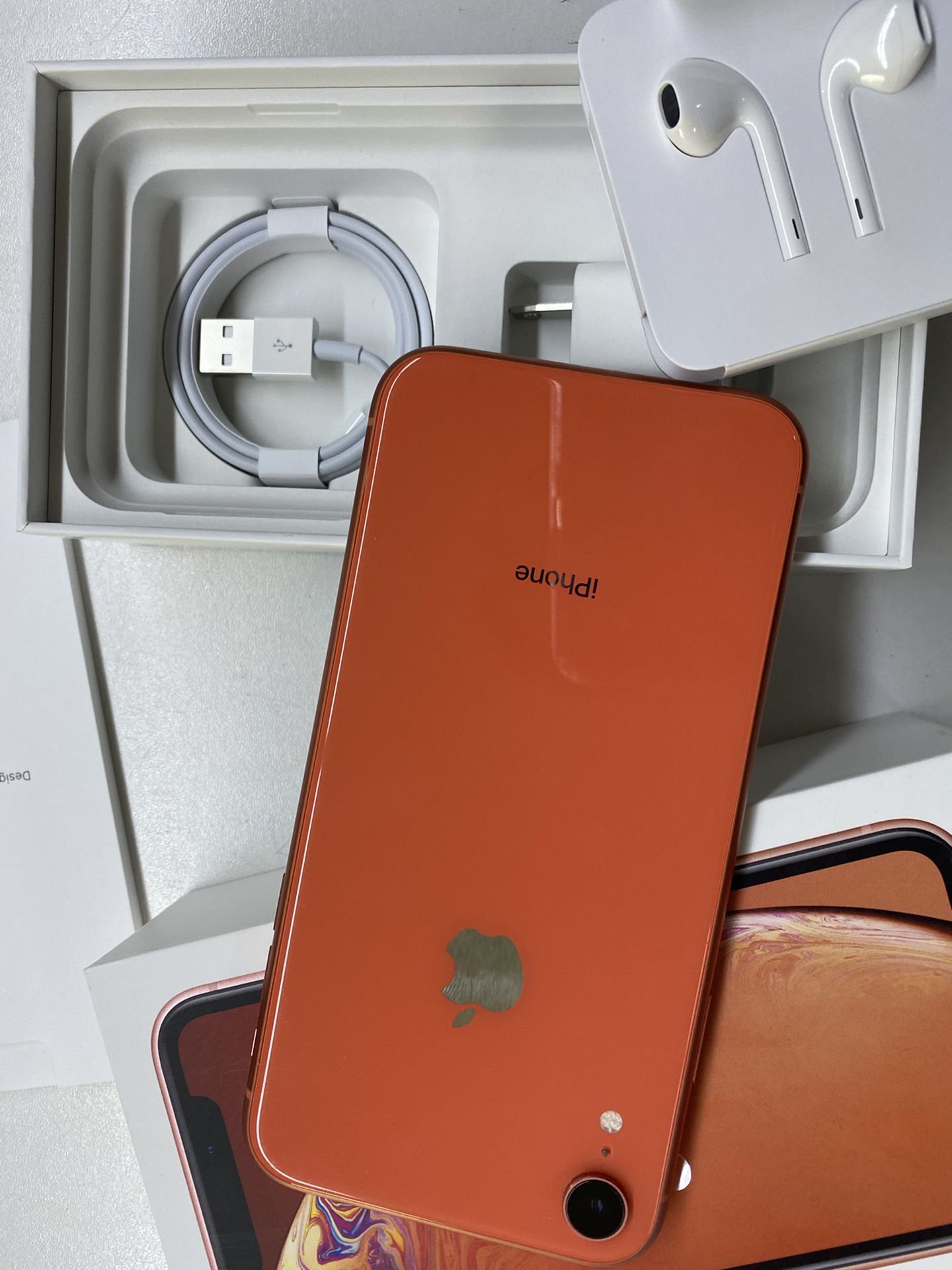 iPhone XR 128g Coral color unlock