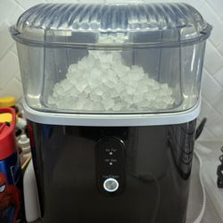 Nugget ice maker 