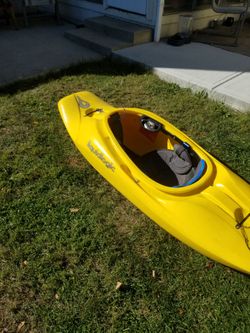 Whitewater kayak Liquid logic cr 125
