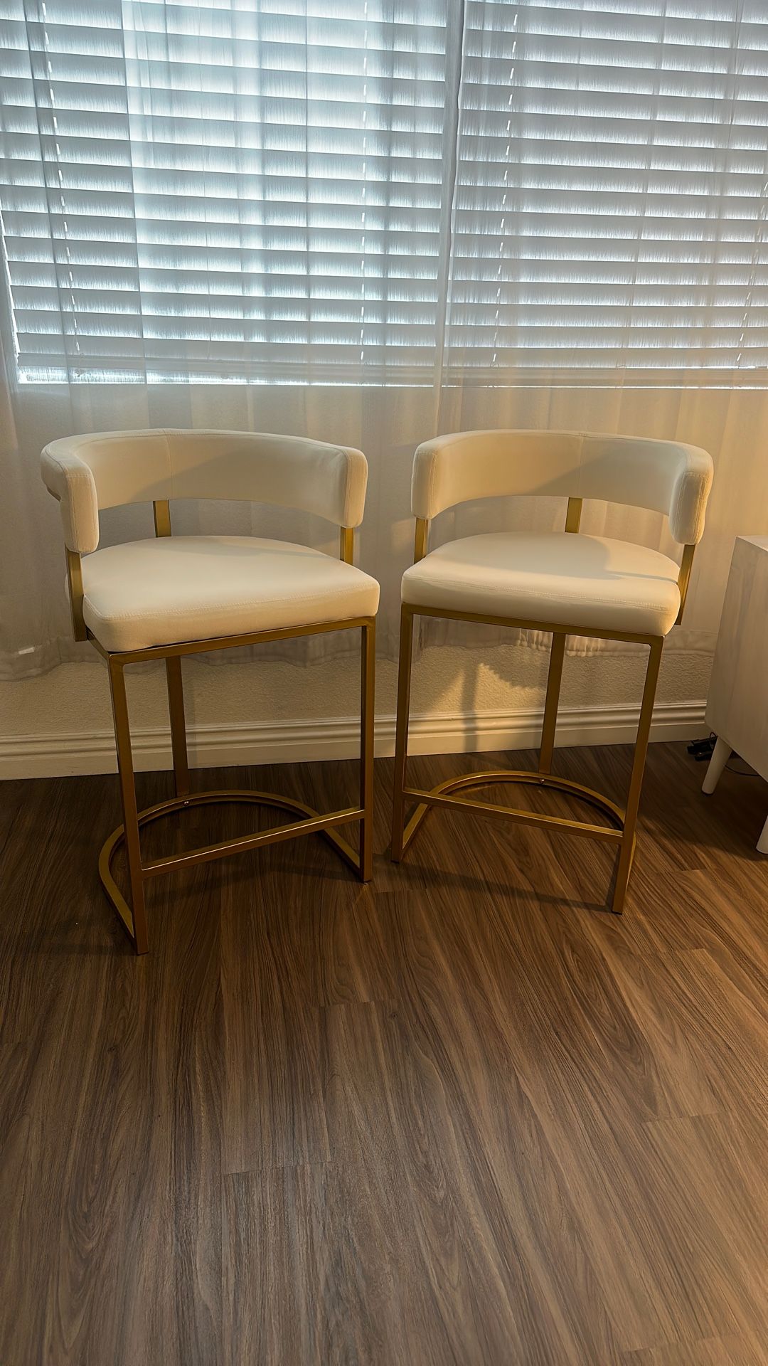 Set Of 2 Barstools