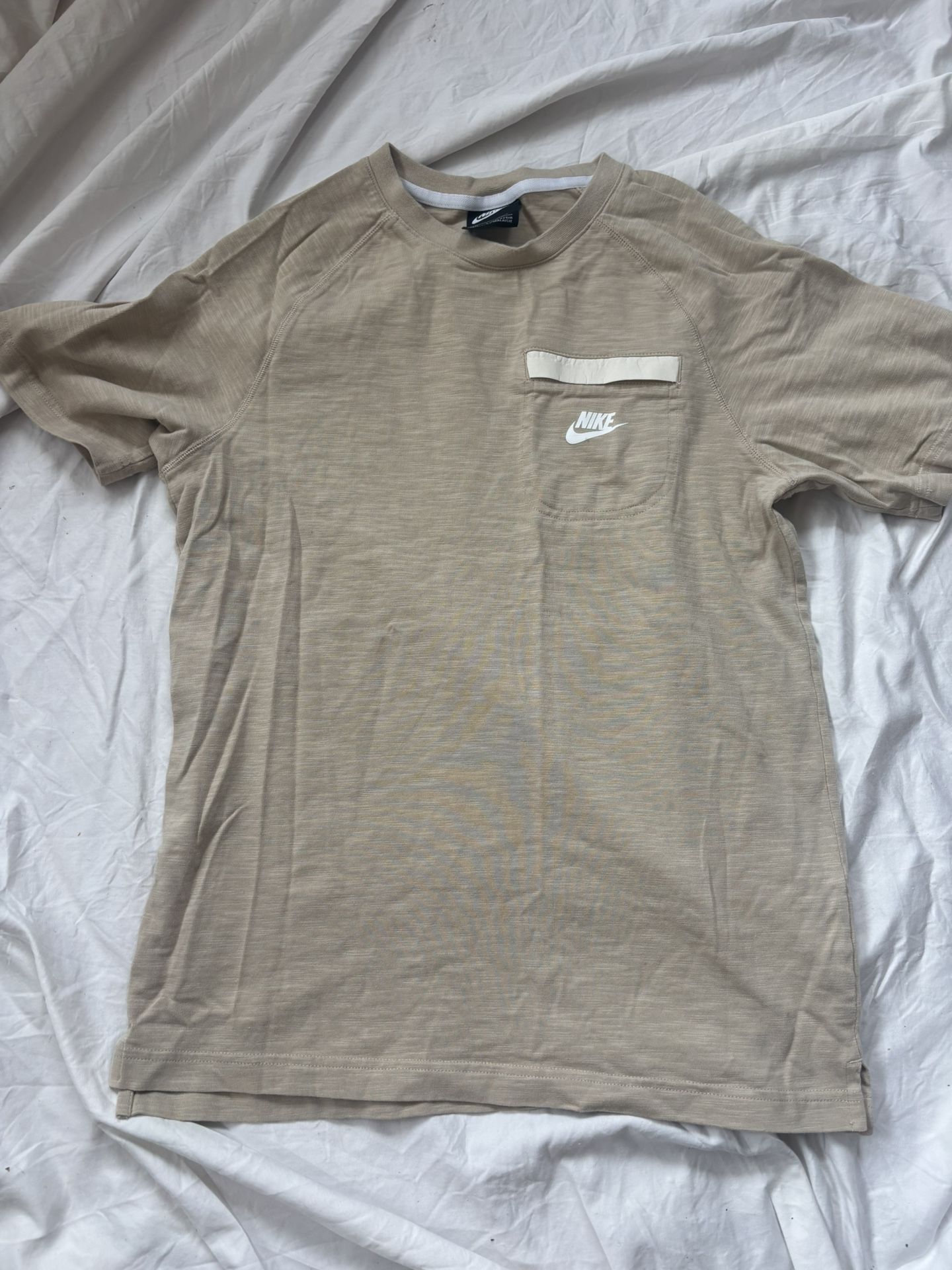 Men’s Nike new tan/brown size small T-shirt with front pocket