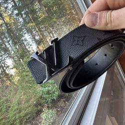 Louis Vuitton Reversible Belt initials
