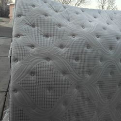 Colchón king exelentes condiciones