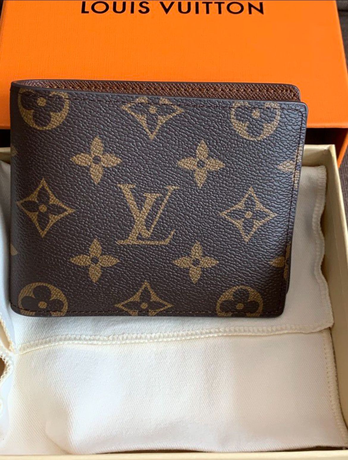 Mens LV Wallet Brand New 