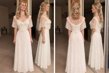 Vintage wedding dress in a romantic 1970s style.