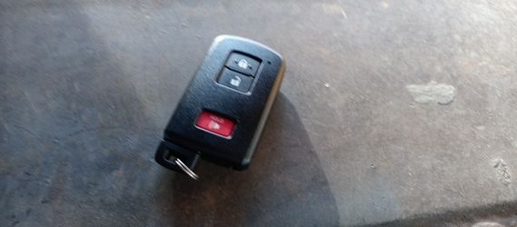 Toyota Prius 3 Button Key Fob