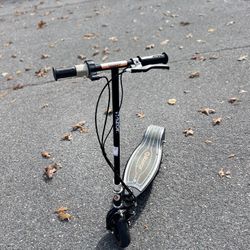 E100 Electric Scooter