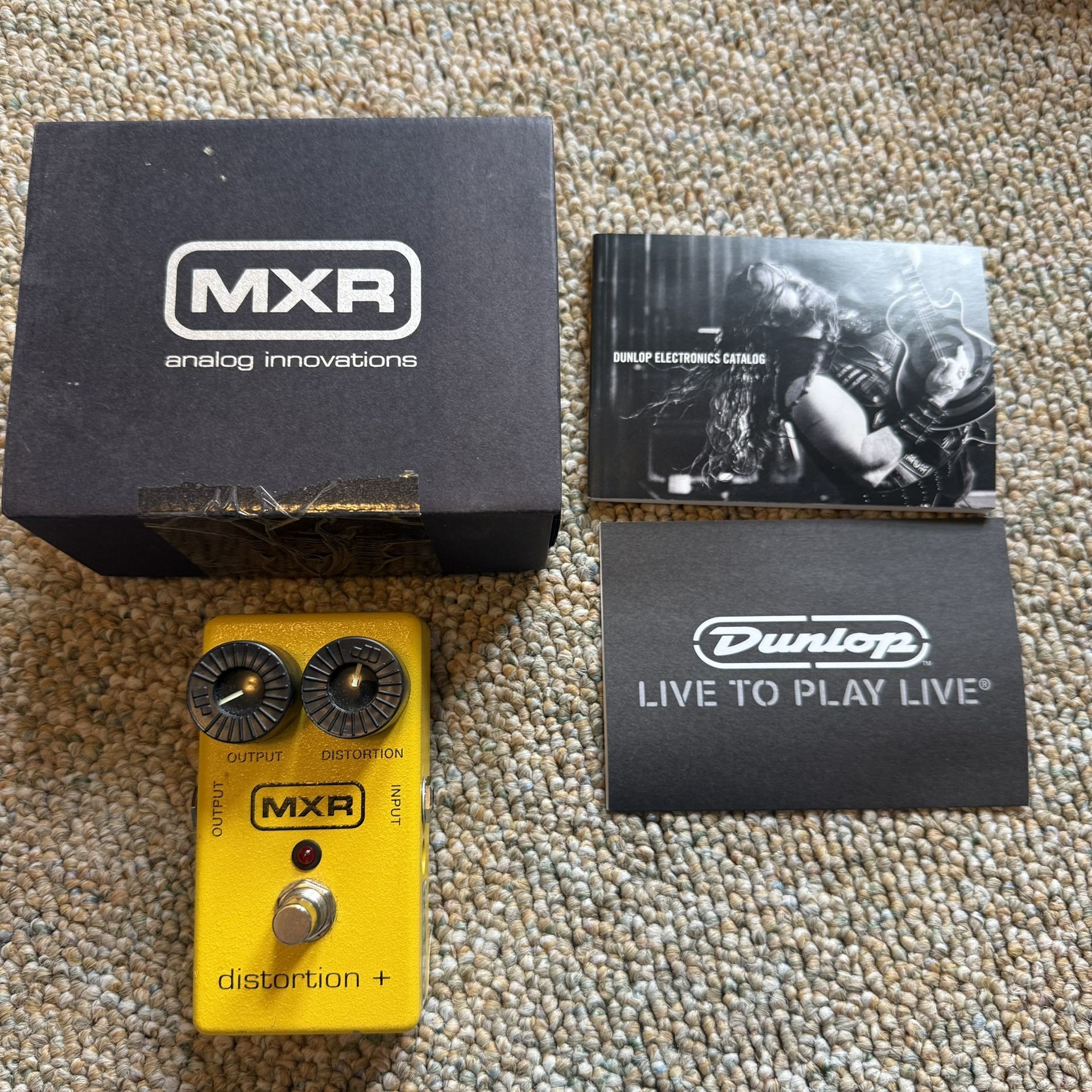 MXR M-104 Distortion + Pedal