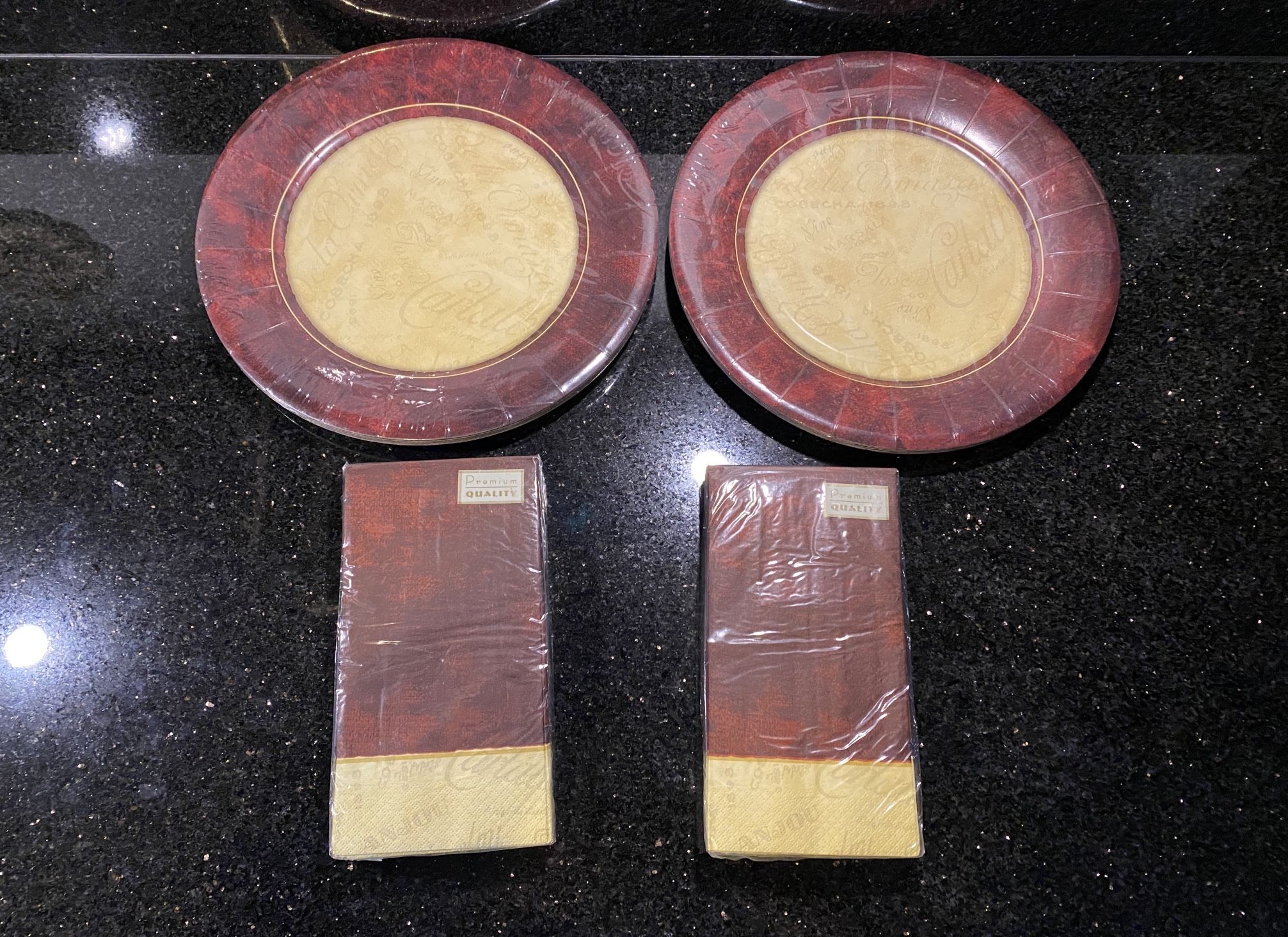 Premium Quality 20 Dinner 11” Paper Plates & 24 Guest Towls Napkins