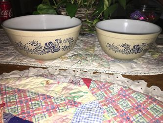 Vintage Pyrex Bowls