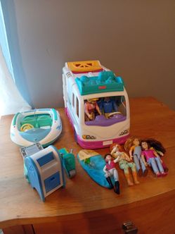 Fisher-Price Toy RV Camper Set with Figures