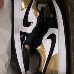 Jordan 1 Low Gold Toe