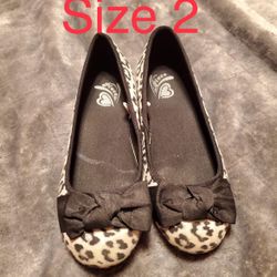 Childrens Place Flat Girls Dress Shoes Size 2 Leopard Prints