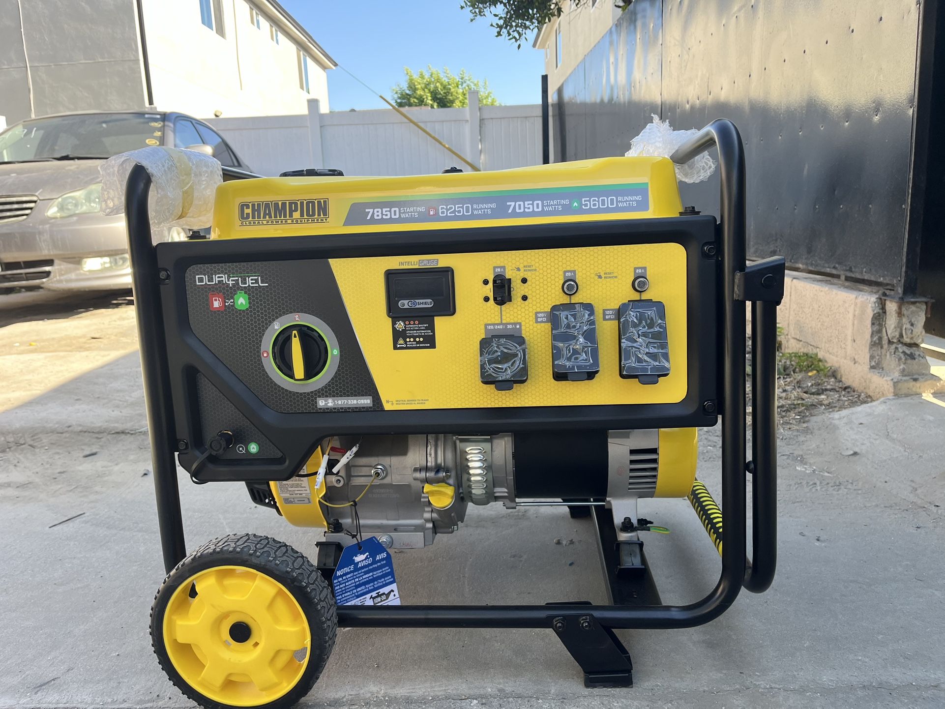 Champion Generator - 7850/6250-Watt Recoil Start Gasoline and Propane