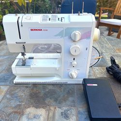 Bernina 1008 Sewing Machine with Extra Feet