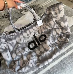 Alo Tote bag