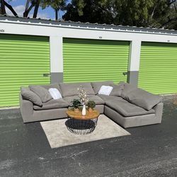 Gray 4-Piece Nixon Cloud Sectional (City Furniture)