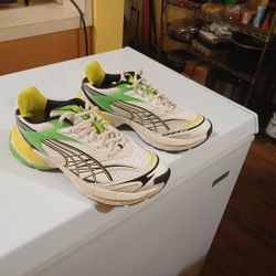 Men's Pumas Velophasis Parakeet Green  White Size 8 Brand New 