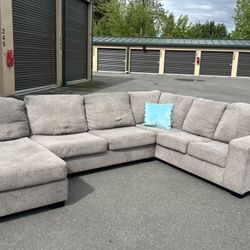 Sectional Couch 