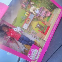 Barbie Orchard Sweet Farm Doll NEW!