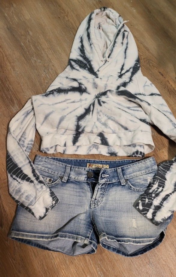 Cute Outfit Shorts And Swearer