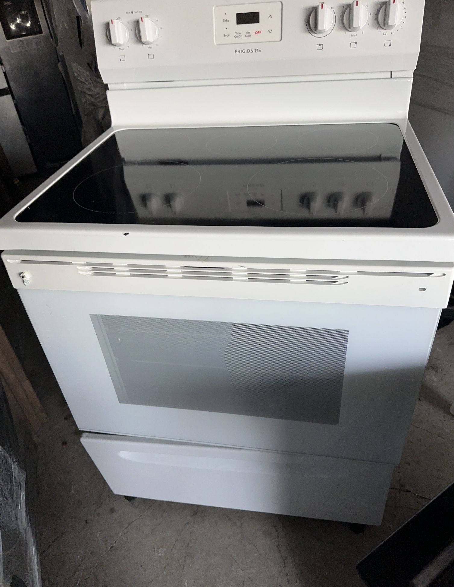 Frigidaire Stove 