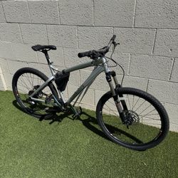 Diamondback Line Men’s Hardtail Mountain Bike