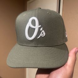 Fitted hat
