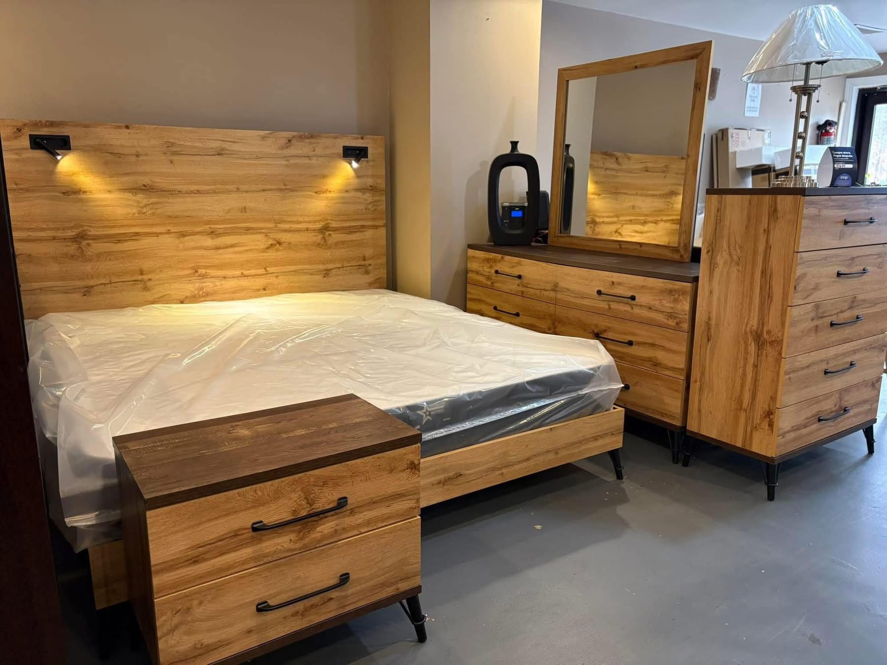 New Platform King Bedroom Set