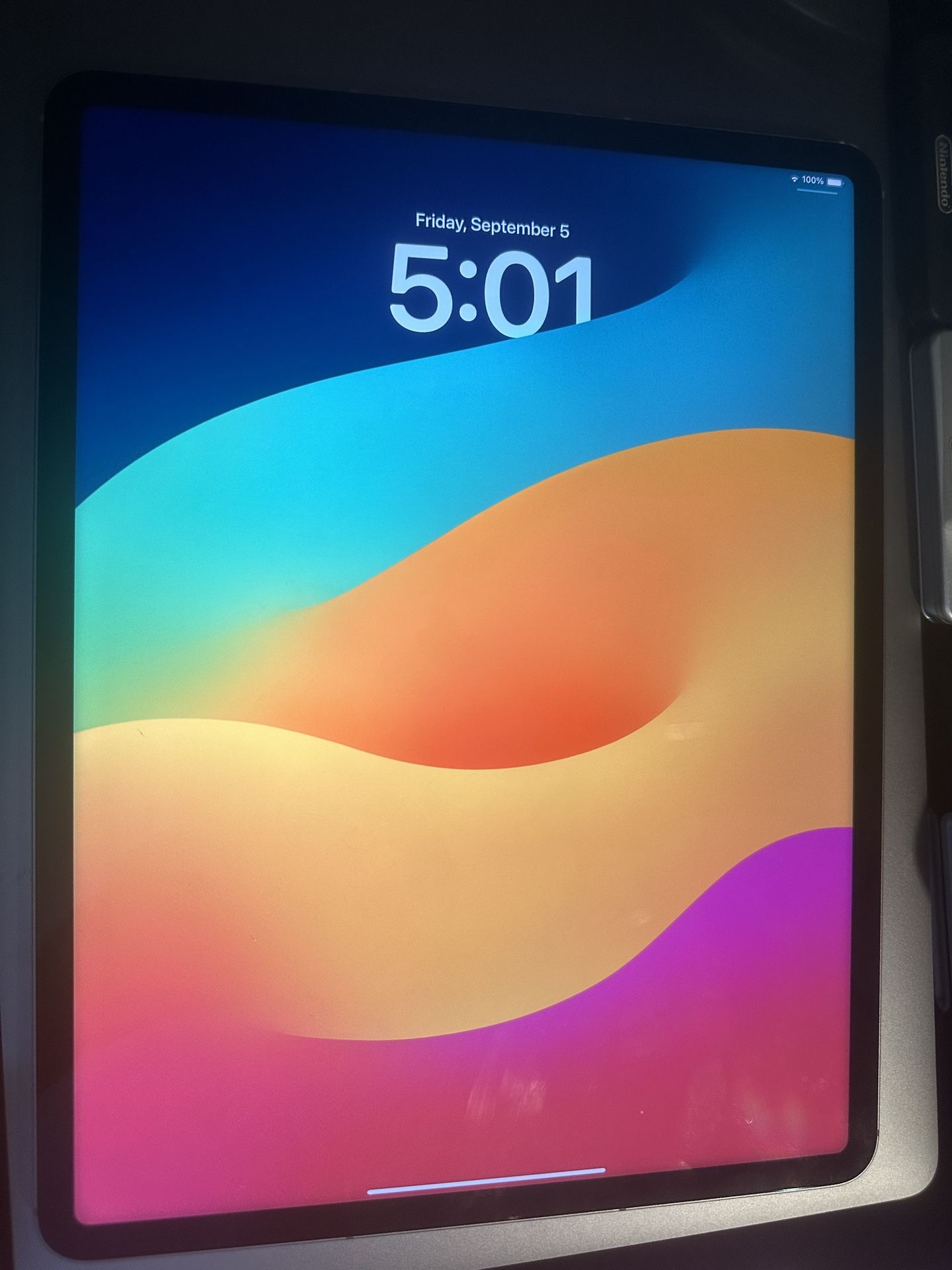 iPad Pro (12.9-inch) (6th generation) Cellular