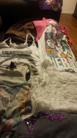 Juniors Tank Tops
